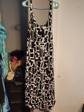 Torrid Black & White Geometric Maxi Dress - Women Size 3